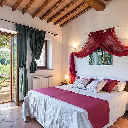 Agriturismo Podere Toscano Gospodarstwo agroturystyczne *